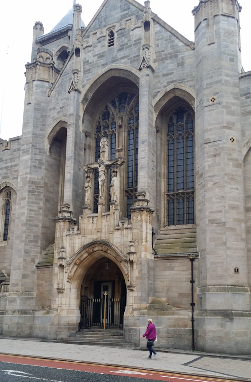 leeds cathedral entrance