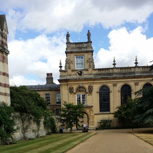 oxford_chapel_from_front