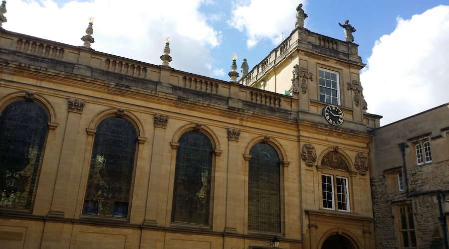 oxford_chapel_from_quad